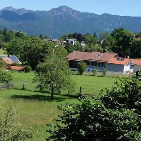 With 2 Bedrooms Semesterbostad