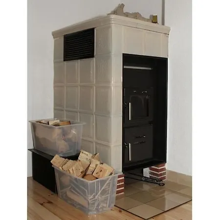 With 2 Bedrooms Semesterbostad