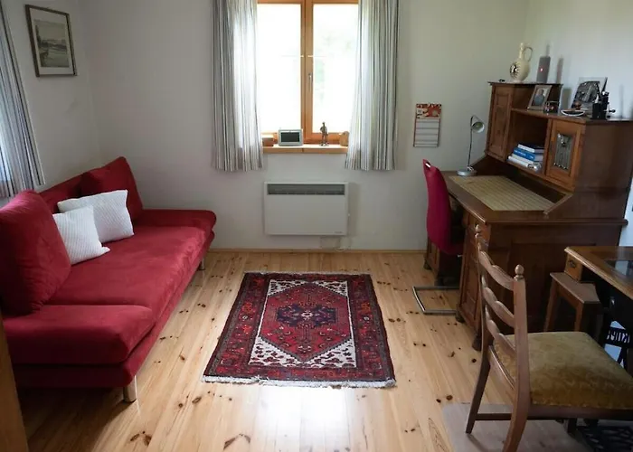 With 2 Bedrooms Сasa de vacaciones Murnau am Staffelsee