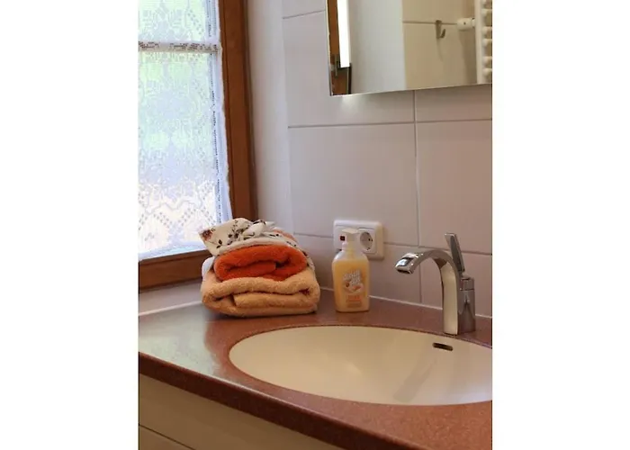 With 2 Bedrooms Сasa de vacaciones Murnau am Staffelsee